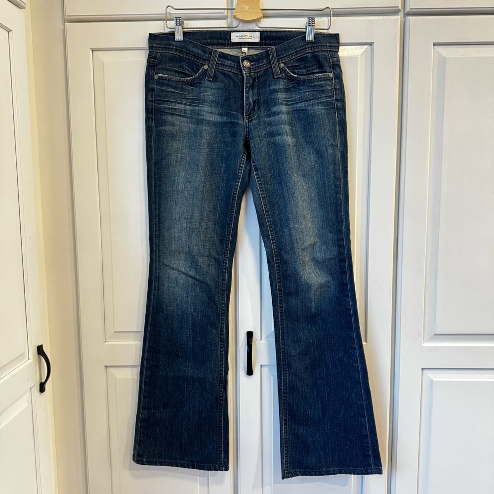 Habitual‎ Pocket Design Jeans. Size 28